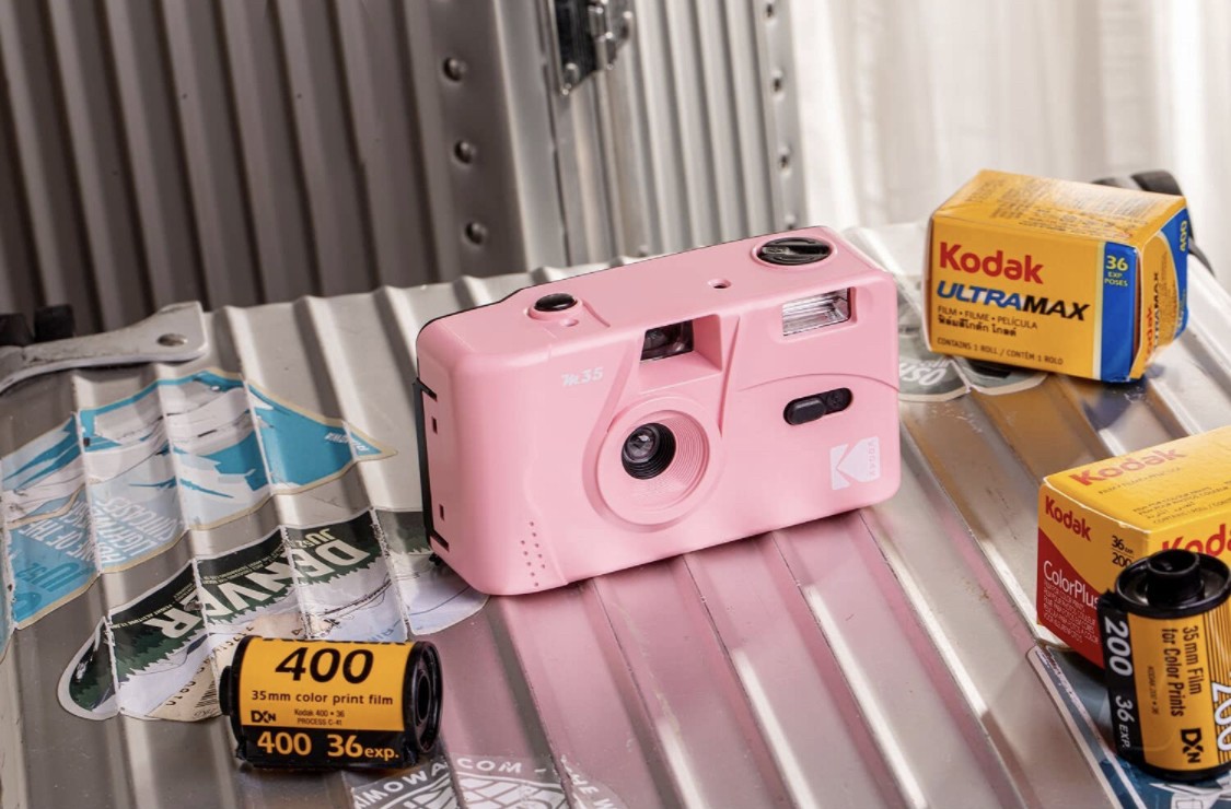 Плівковий фотоапарат Kodak M35 рожевий / плівка Kodak Color Plus / батарейка