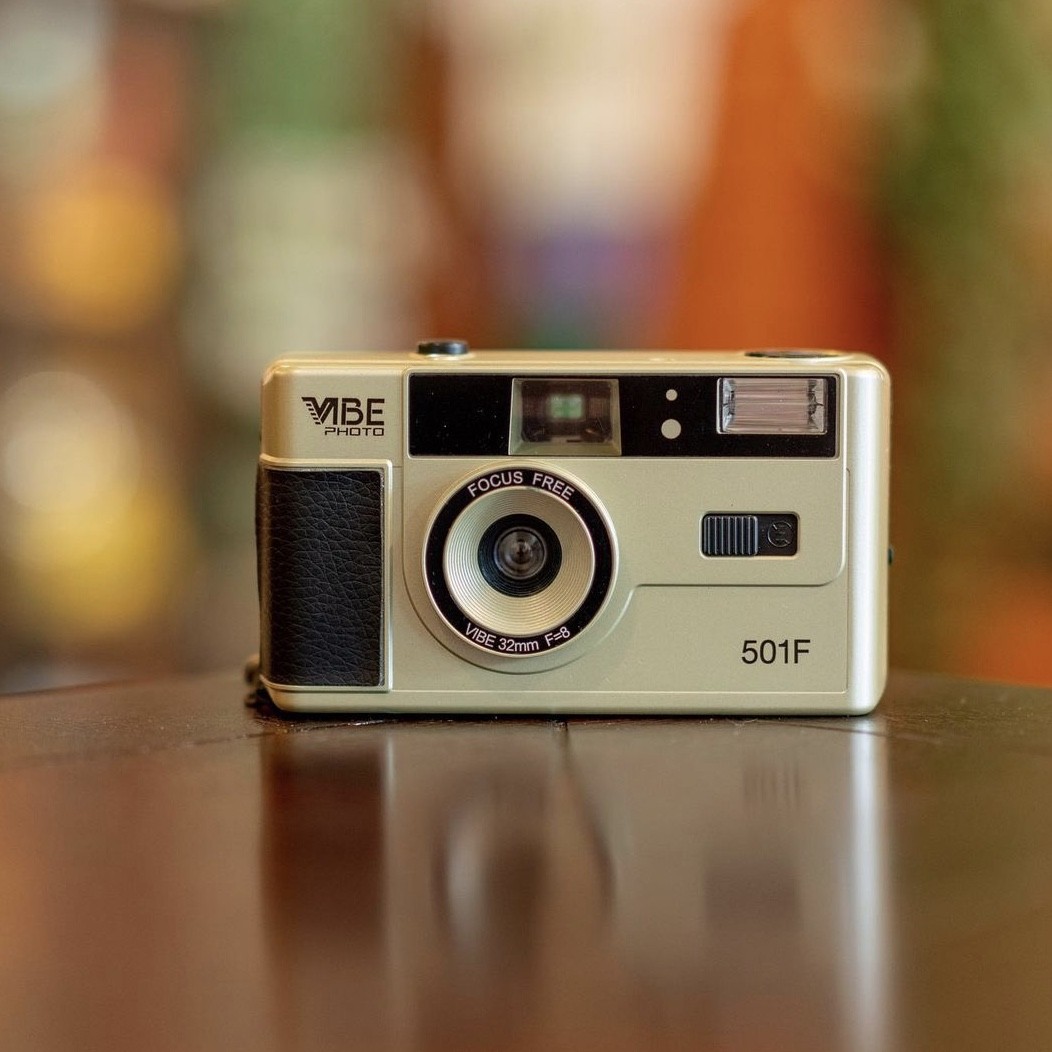 i44164649-06ebe636153e4a140361212a651ba0ab Плівковий фотоапарат Vibe 501F срібний