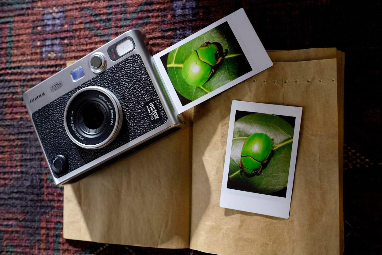 Набір Fujifilm INSTAX MINI EVO Hybrid Black Чорна Фотокамера миттєвого друку / Фотопапір 10 фото / Чохол прозорий