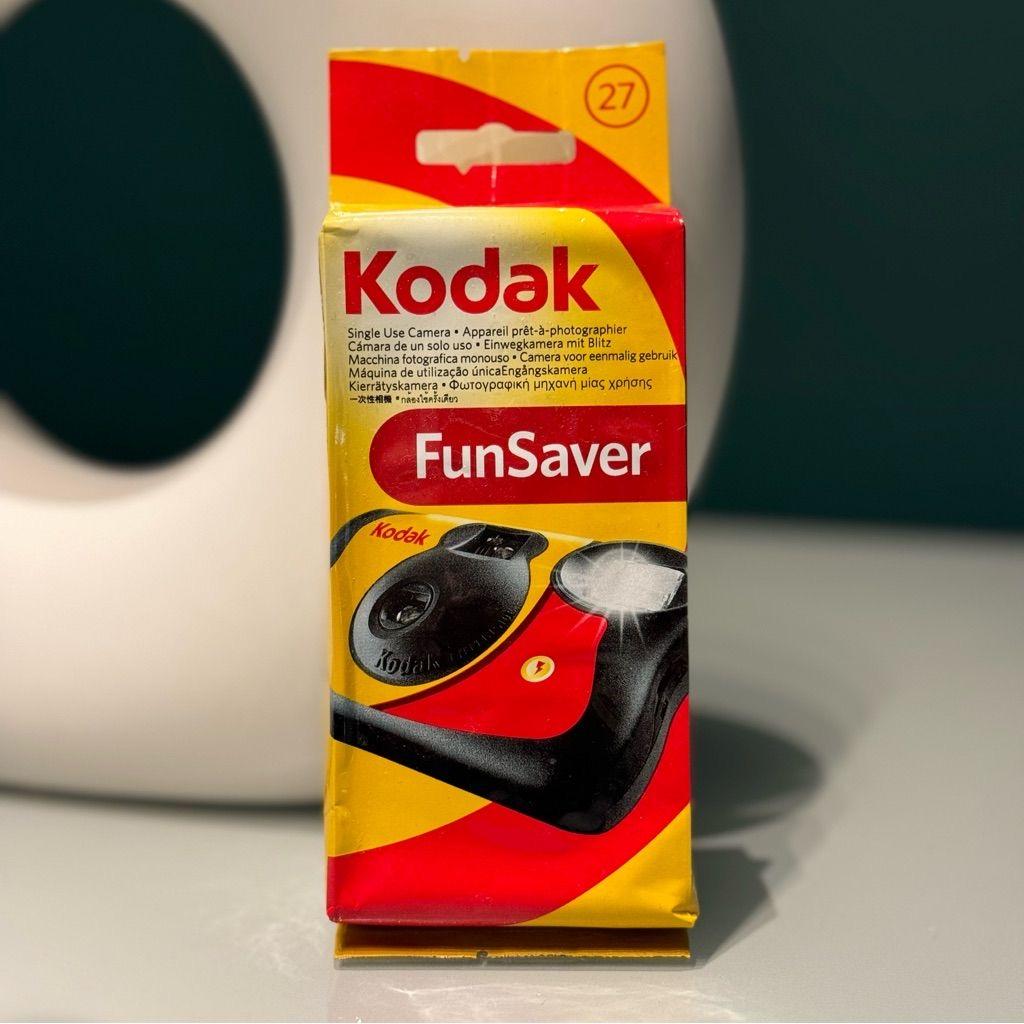 Одноразова плівкова фотокамера Kodak FunSaver на 27 кадрів MAX 800 зі спалахом (фотоплівка+батарейка)
