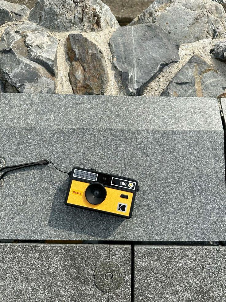 Плівковий фотоапарат Kodak I60 Full Film Camera Strap Flash Retro i 60 135/35mm Yellow / плівка Kodak Color Plus / батарейка