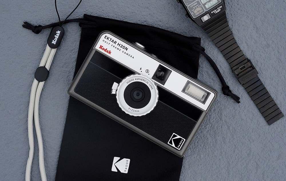 Плівковий фотоапарат Kodak Ektar H35N Half Frame Camera Striped Black H 35 N чорний / плівка Kodak Color Plus / батарейка