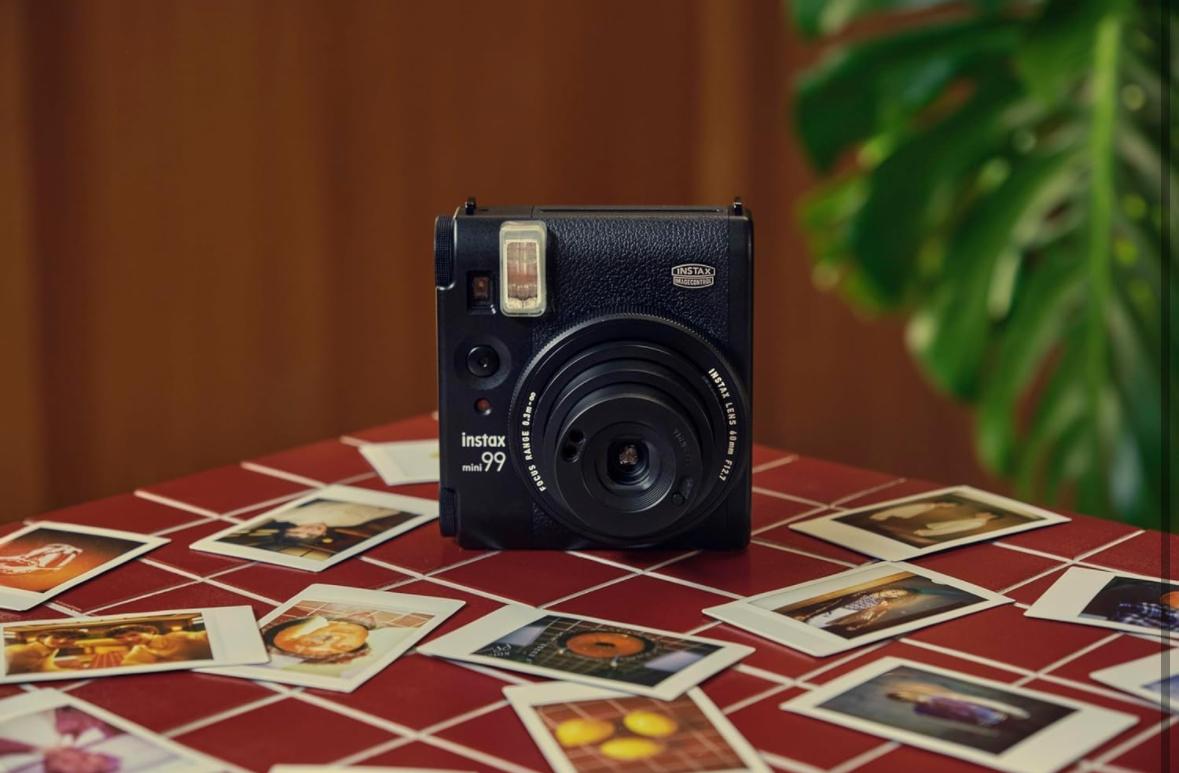 Набір Fujifilm INSTAX MINI 99 Black Чорна Фотокамера миттєвого друку / Фотопапір 20 фото / Чохол чорний / Альбом 64 фото