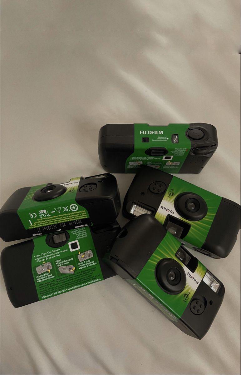 Одноразова плівкова фотокамера Fujifilm QuickSnap Flash ISO 400 One-Time-Use Camera на 27 кадрів зі спалахом 35 mm (фотоплівка+батарейка)