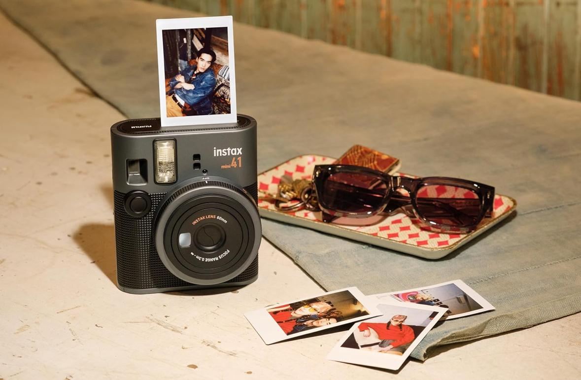 Набір Fujifilm INSTAX MINI 41 Фотокамера миттєвого друку / Фотопапір 60 фото